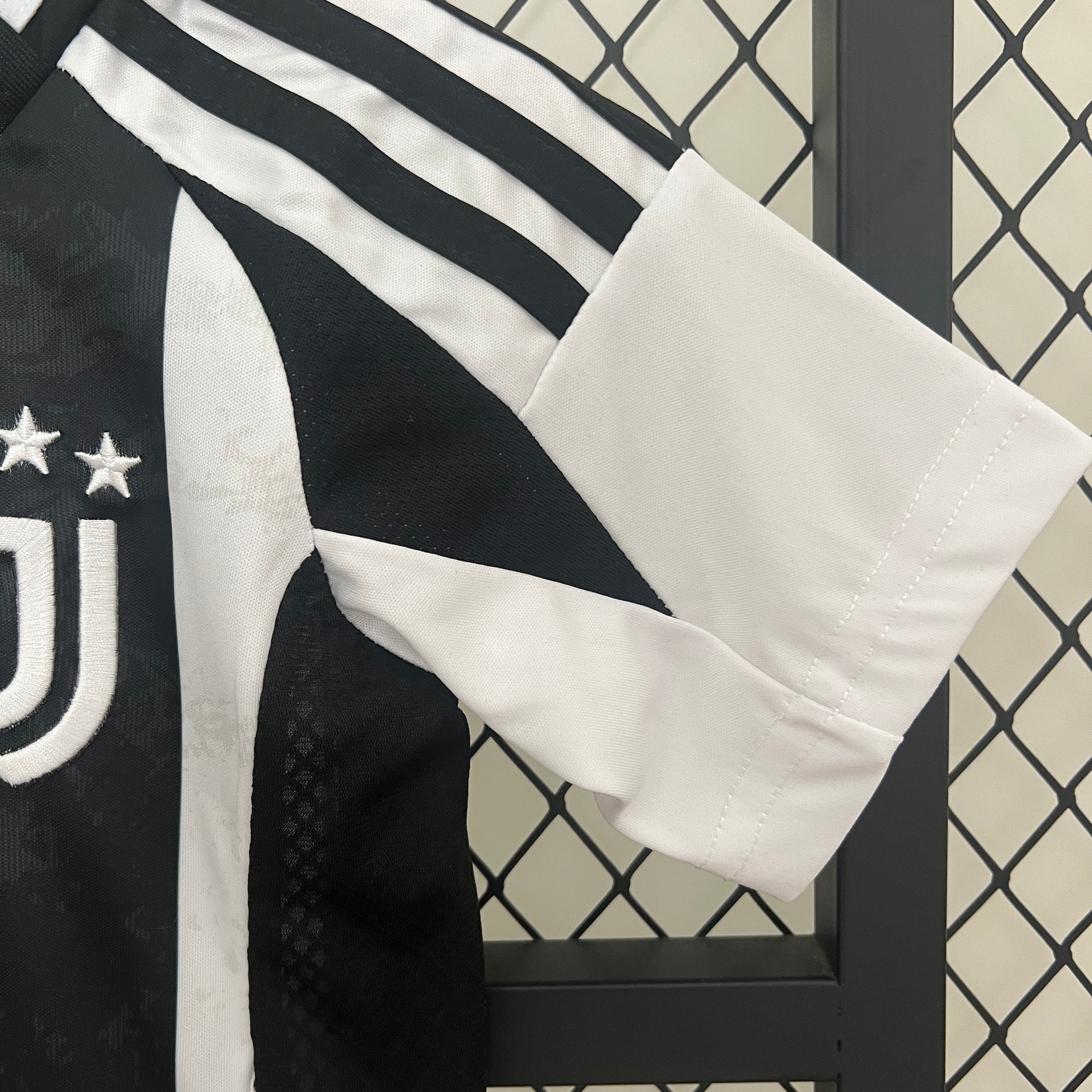 Le maillot Juventus 24/25 pour enfant