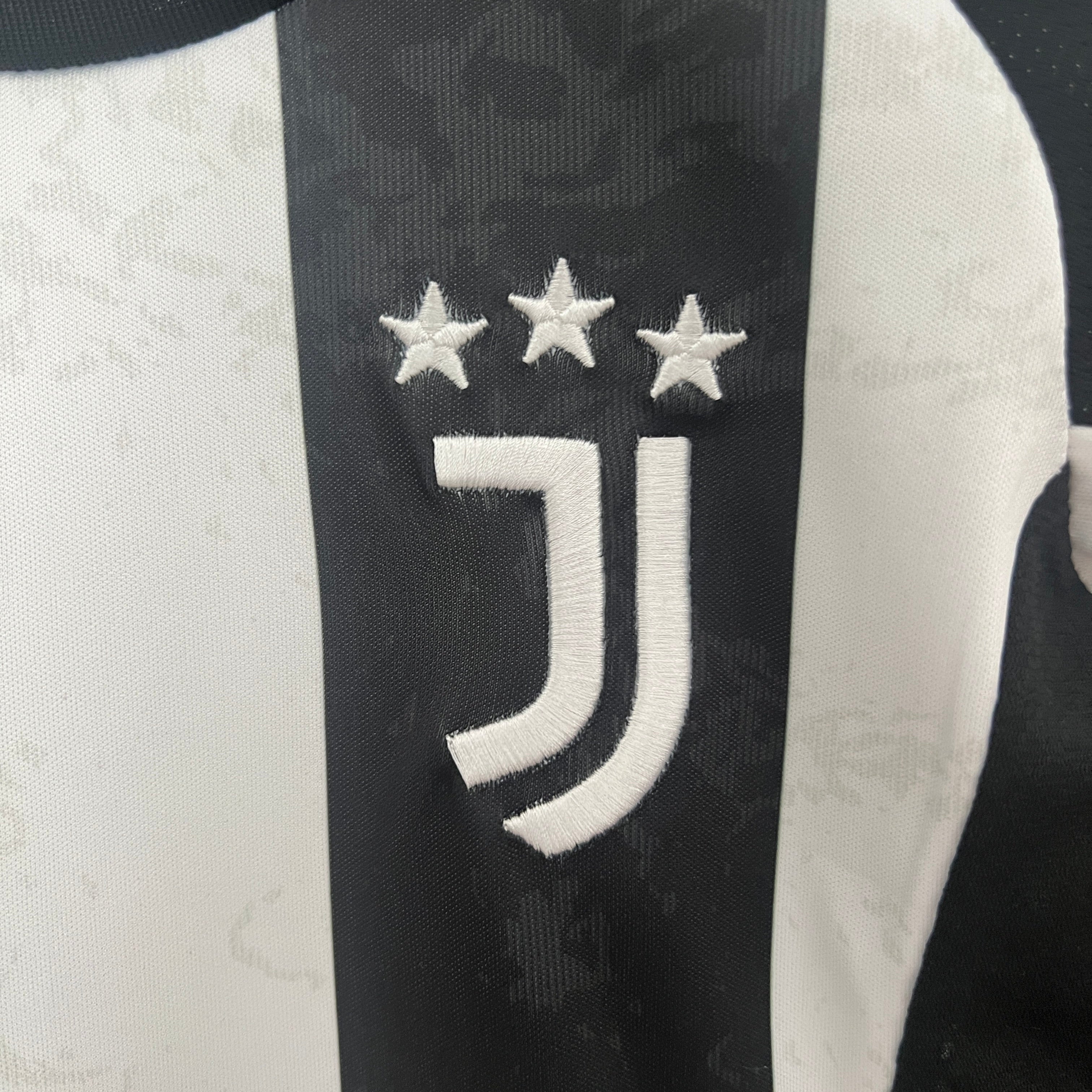Le maillot Juventus 24/25 pour enfant