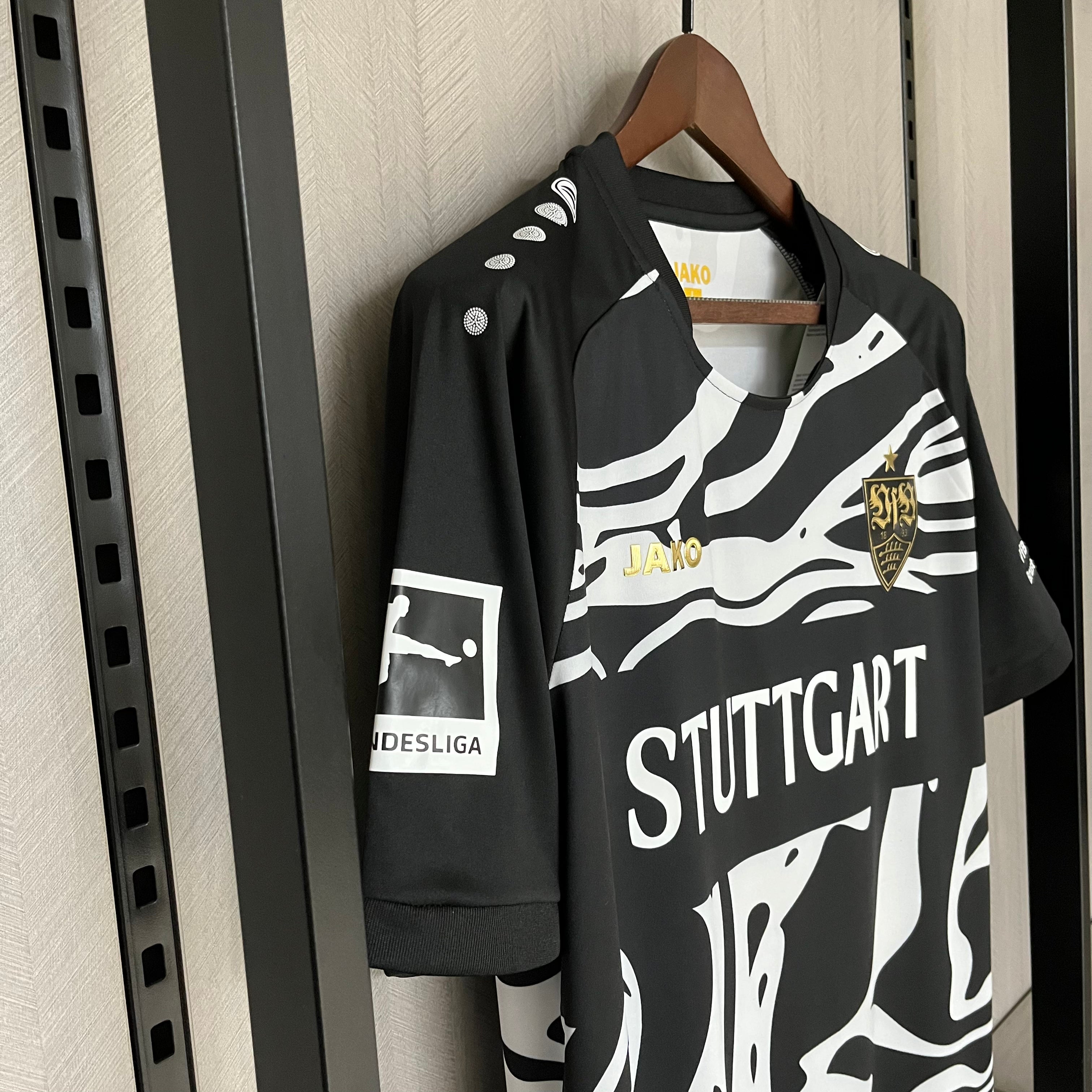 Stuttgart 23-24 | Édition spéciale | Noir