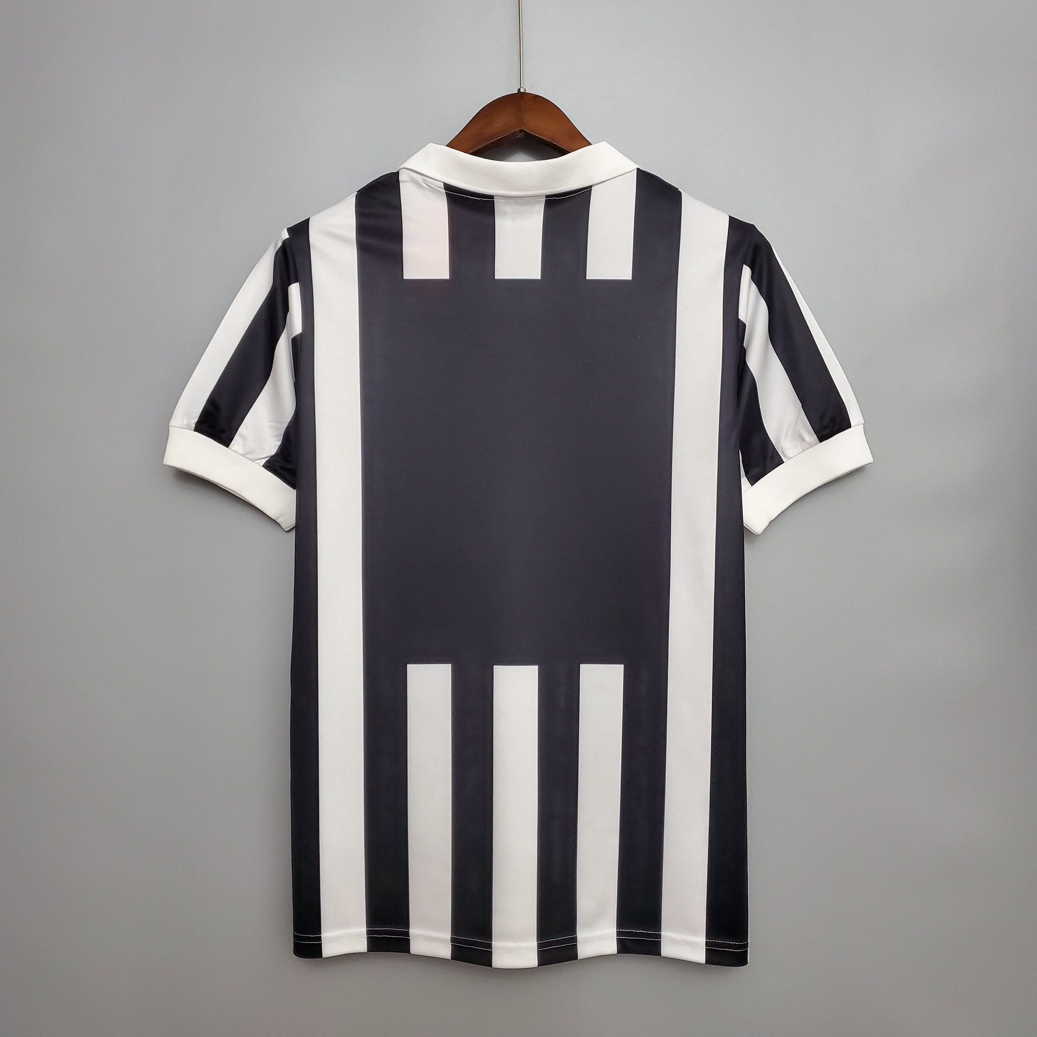 1984-1985 Juventus Heimtrikot im Retro-Stil