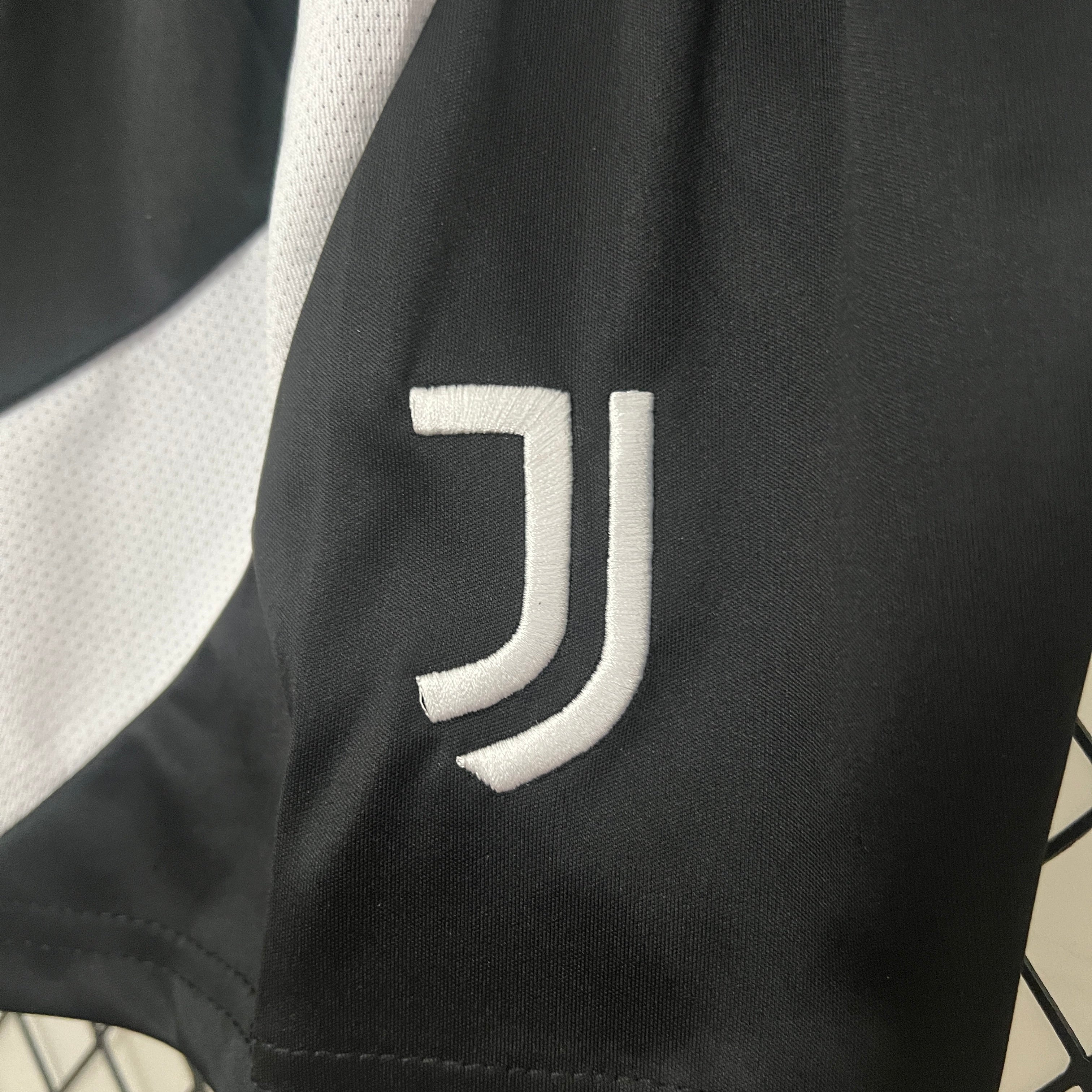 Le maillot Juventus 24/25 pour enfant
