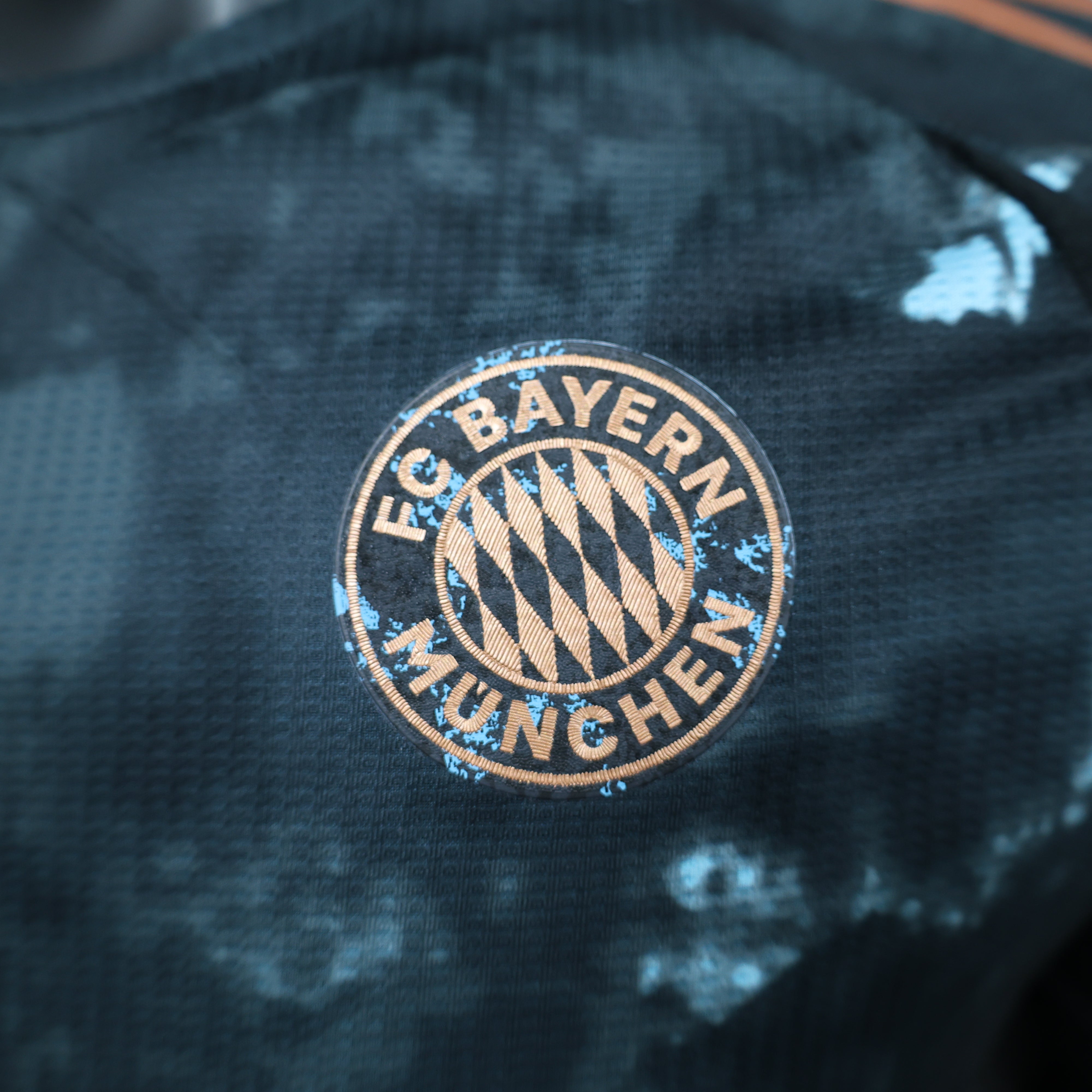 Bayern München Auswärtstrikot 2024/25