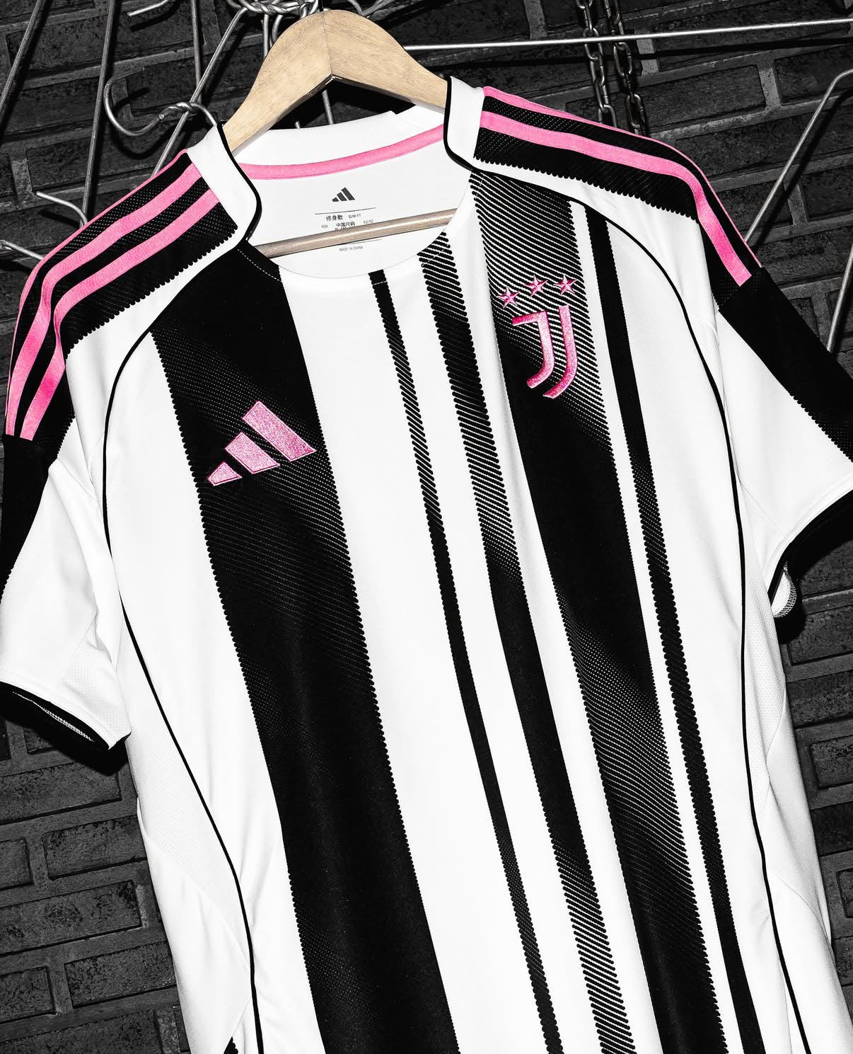 Juventus 25/26 home kit
