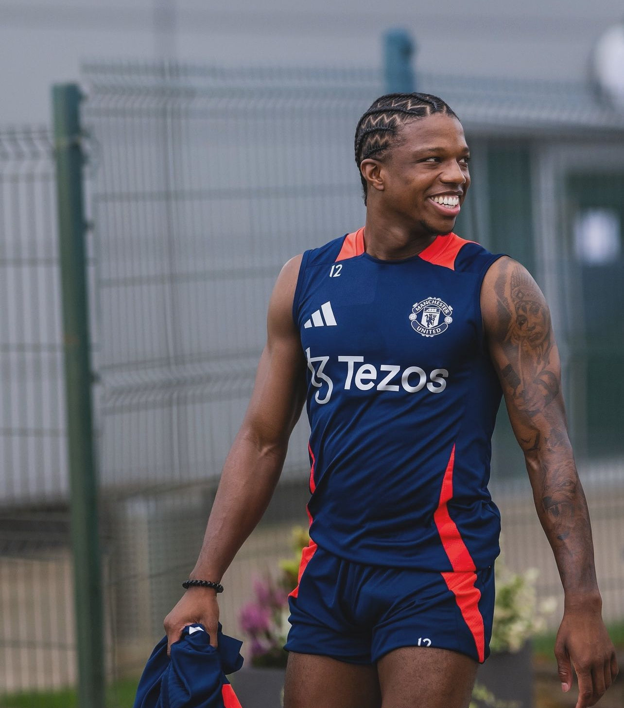 Ensemble d'entraînement pré-match sans manches Manchester United 2024/25