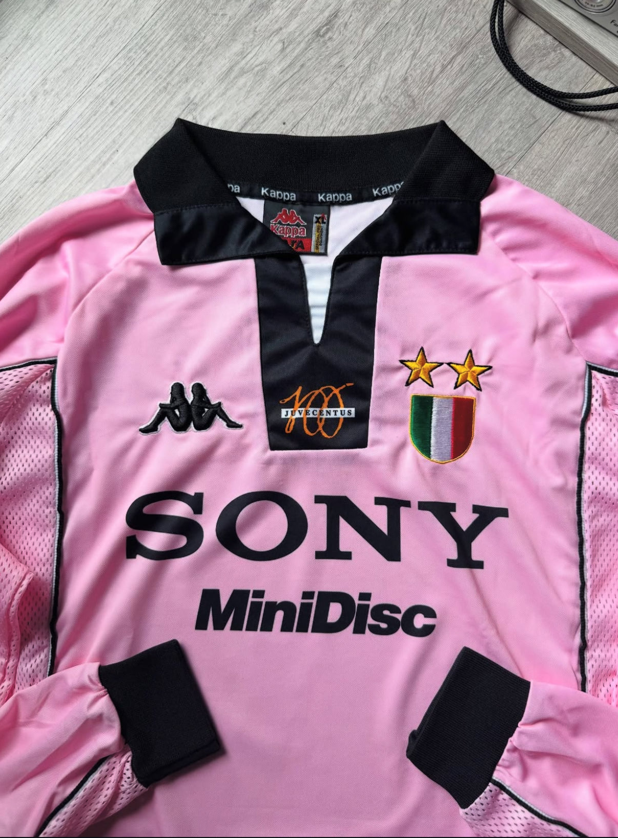 Juventus Retro Jersey Pink Long Sleeves 1997-1998