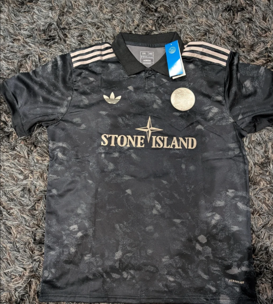 Édition spéciale Ajax Stone Island 2025/2026