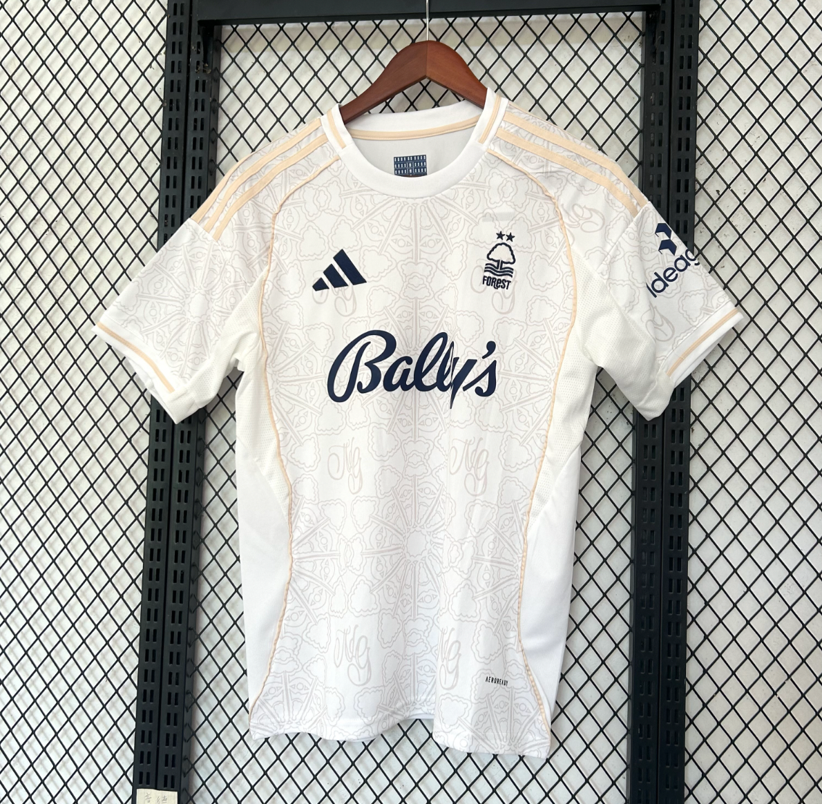 Nottingham Forest 2025/2026 Away Jersey