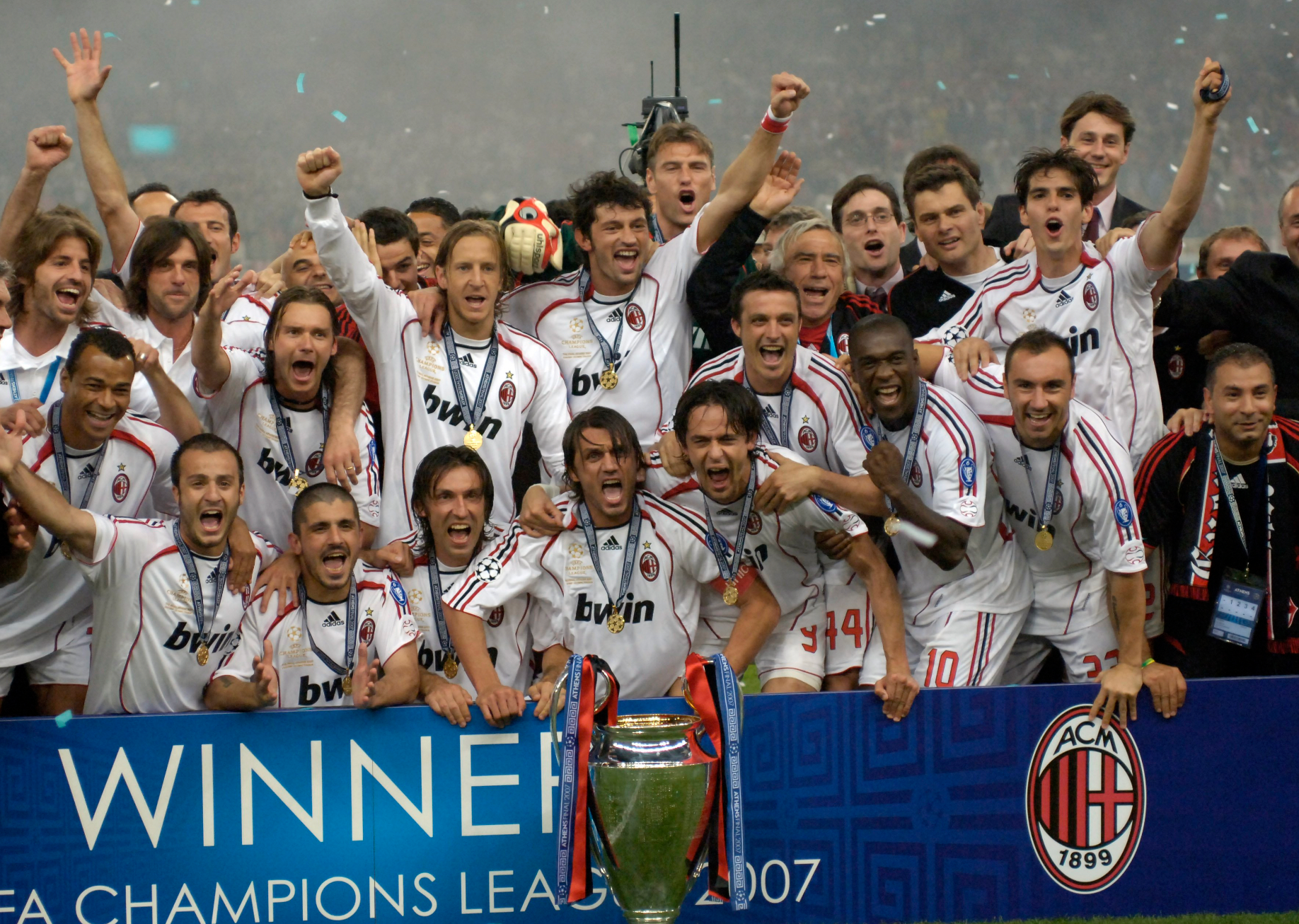 Maillot rétro extérieur de l'AC Milan 2006-2007