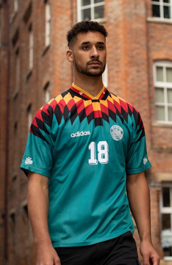 Maillot rétro extérieur de l'Allemagne 1994