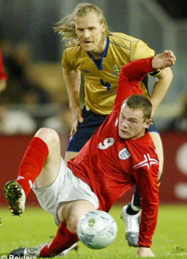 Sweden 2004 Retro Jersey Away