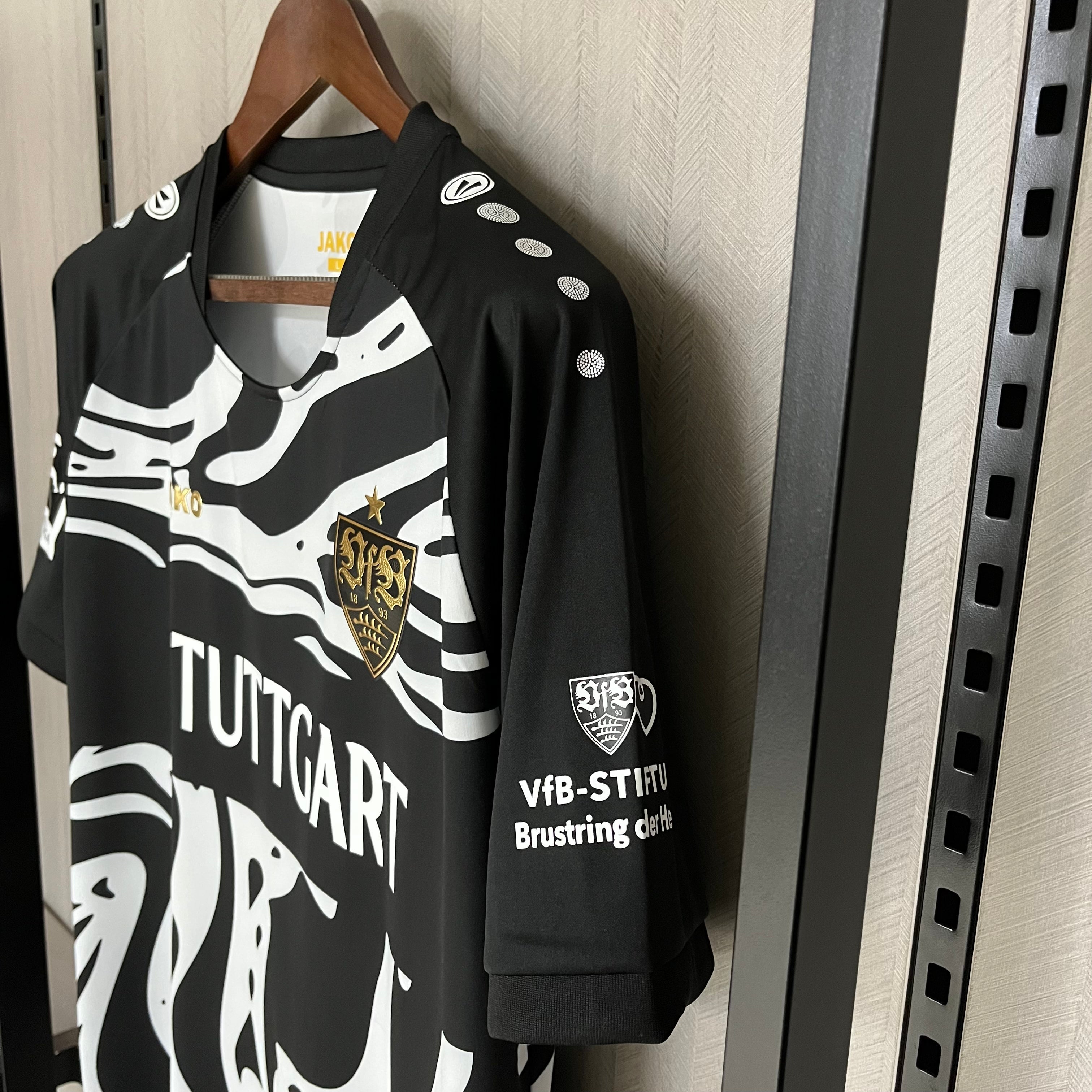 Stuttgart 23-24 | Édition spéciale | Noir