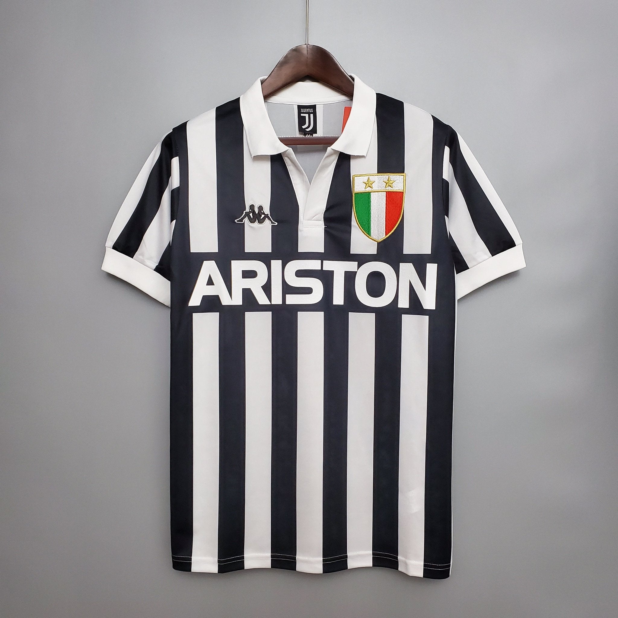 1984-1985 Juventus Heimtrikot im Retro-Stil