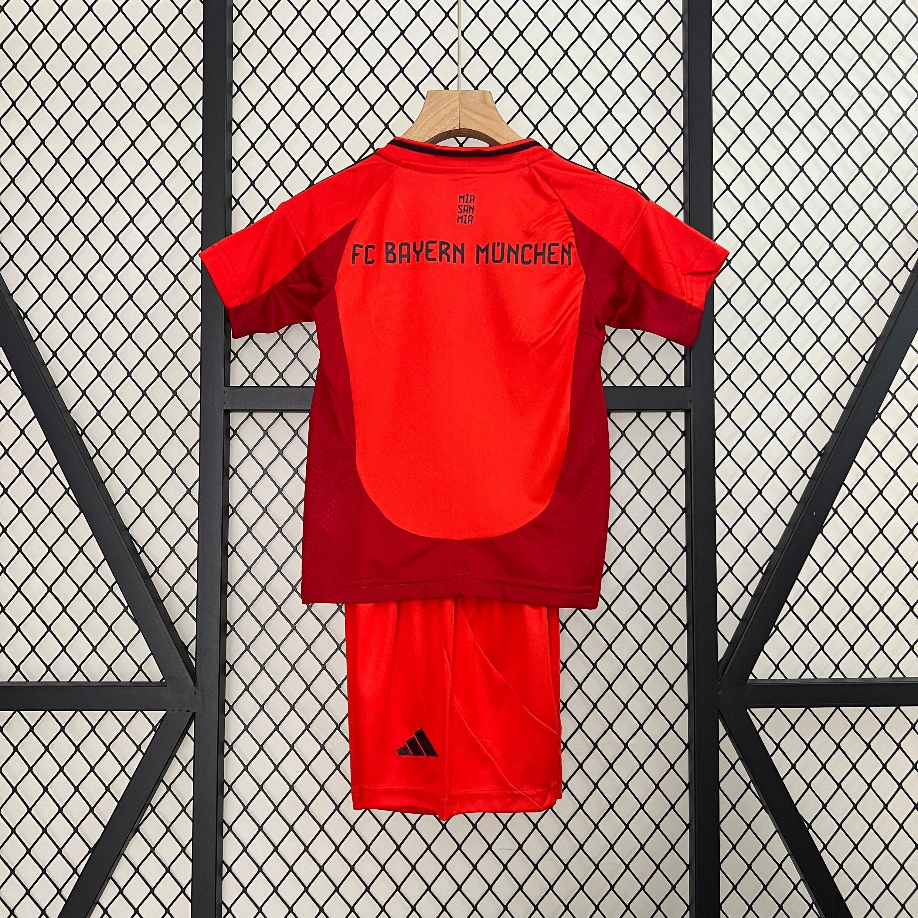 Bayern München Kindertrikot 2025