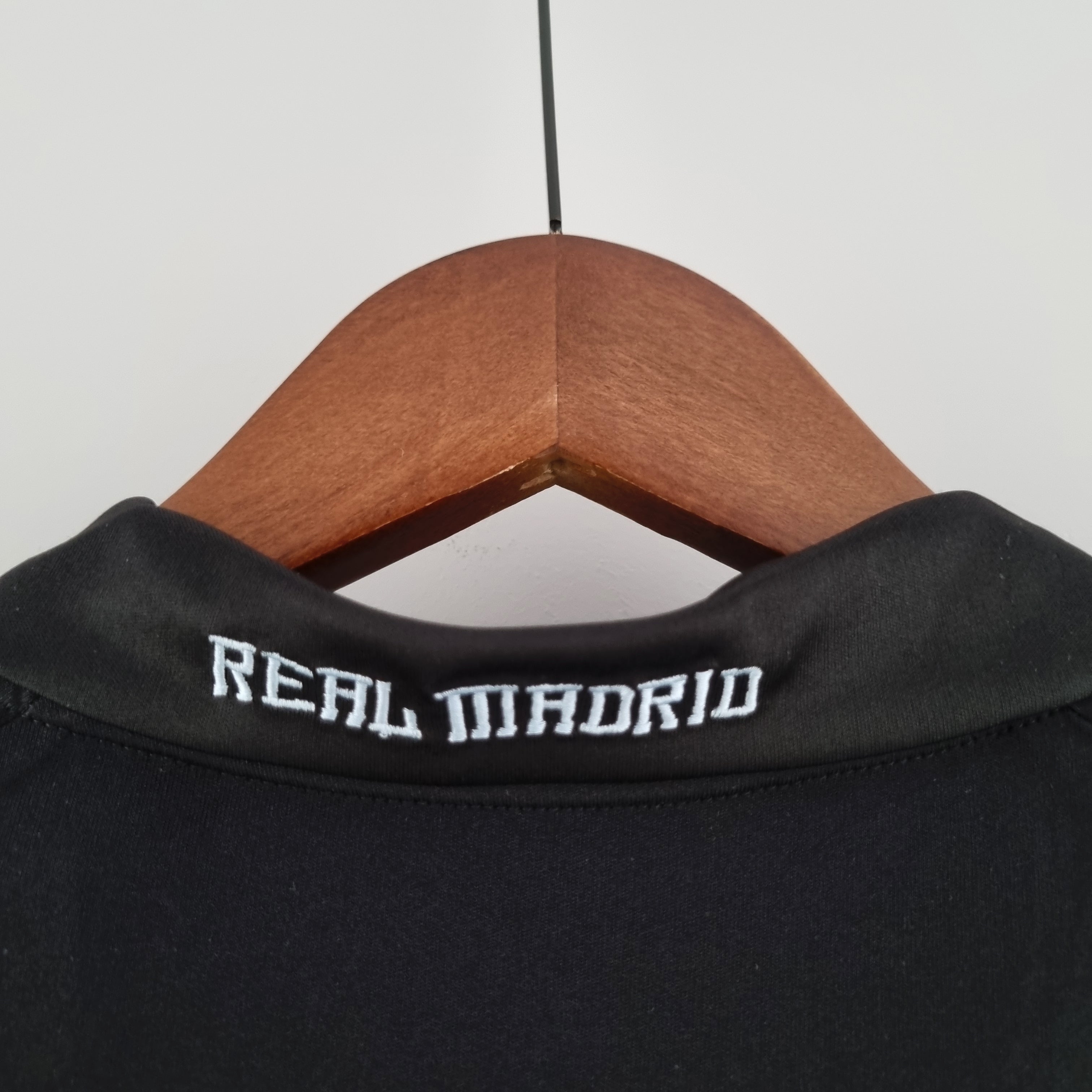 2009/2010 Real Madrid retro jersey