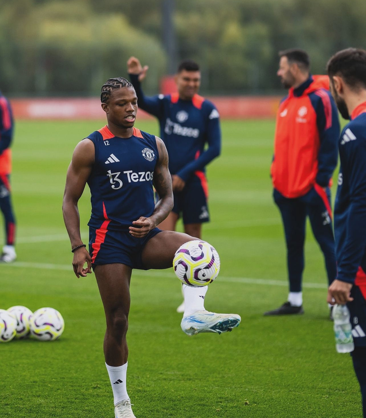 Ensemble d'entraînement pré-match sans manches Manchester United 2024/25