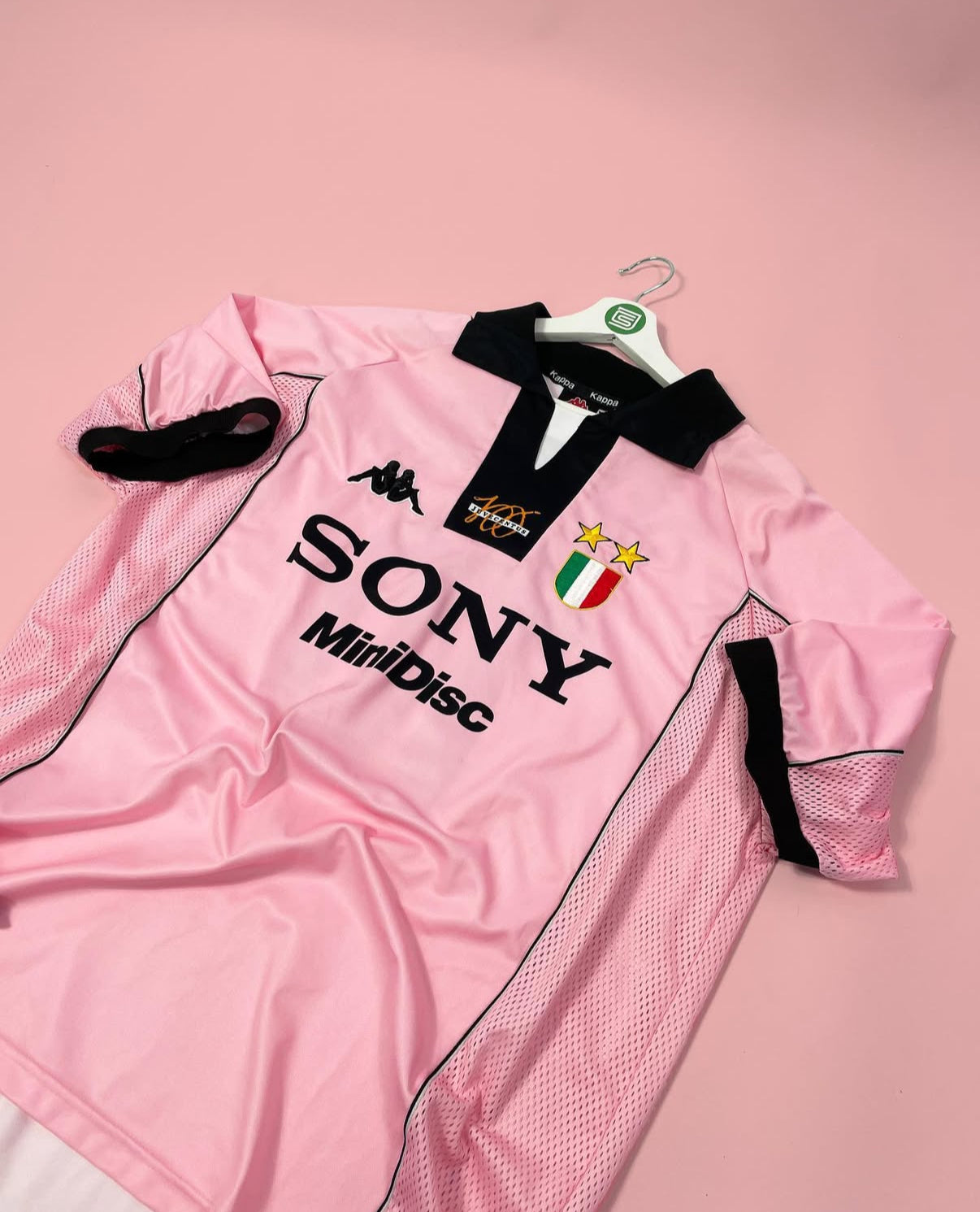 Juventus Retro Away Pink Jersey 1997-1998