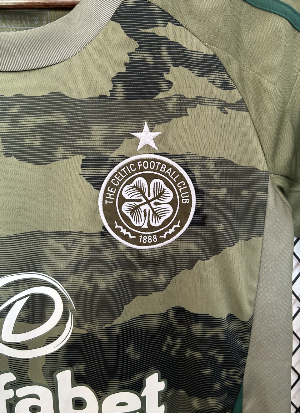 Troisième maillot camouflage Celtic 2024-2025