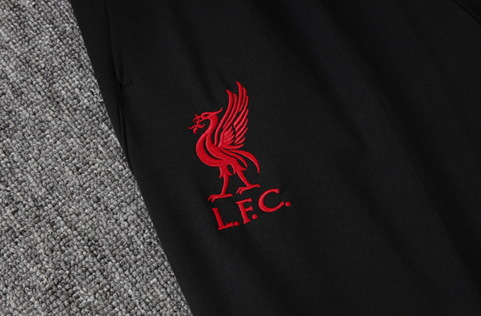 Liverpool 2025/2026 Black Tracksuit