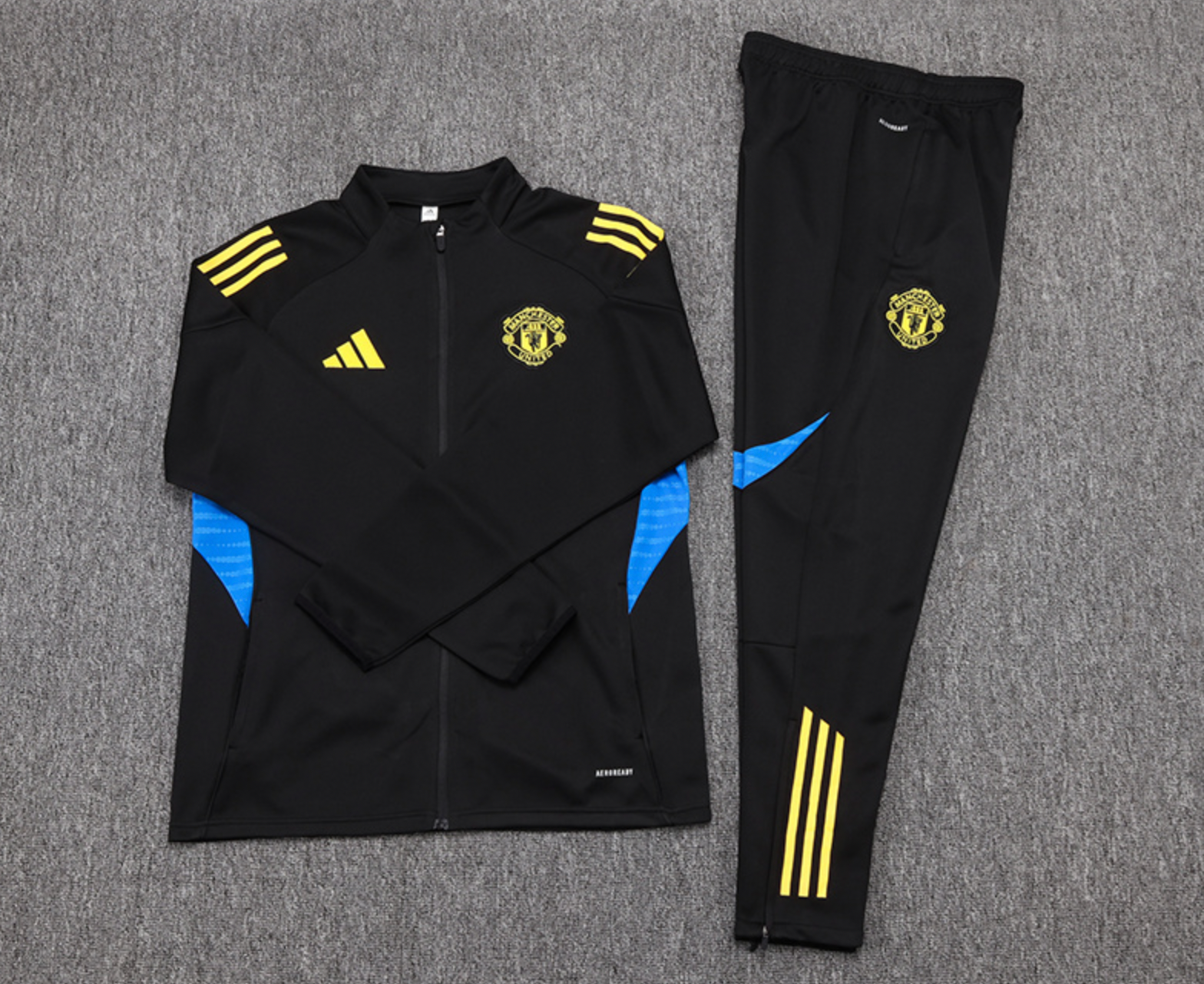 Manchester United 2025/2026 Black Tracksuit